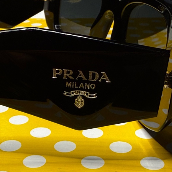 Black Prada Sunglasses PR 17WS - Picture 6 of 9